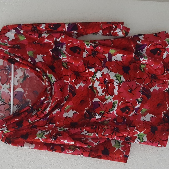 Ann Klein size medium floral print top - Picture 1 of 4